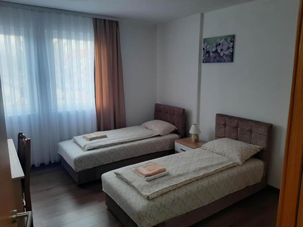Apartmani Centar Сйеница Екстериор снимка