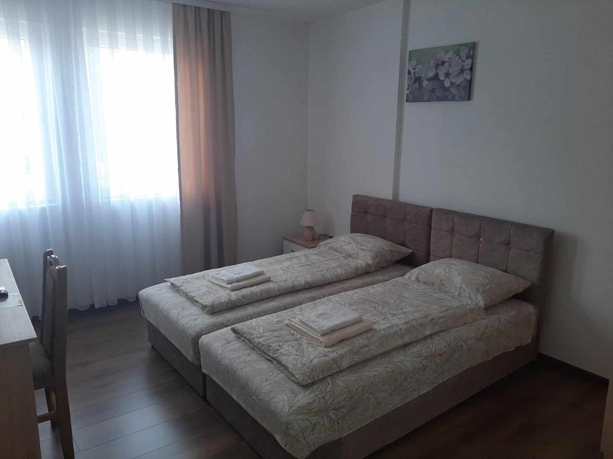 Apartmani Centar Сйеница Екстериор снимка
