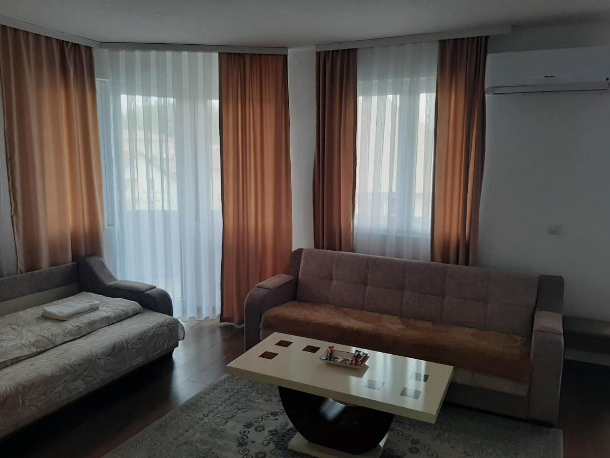 Apartmani Centar Сйеница Екстериор снимка