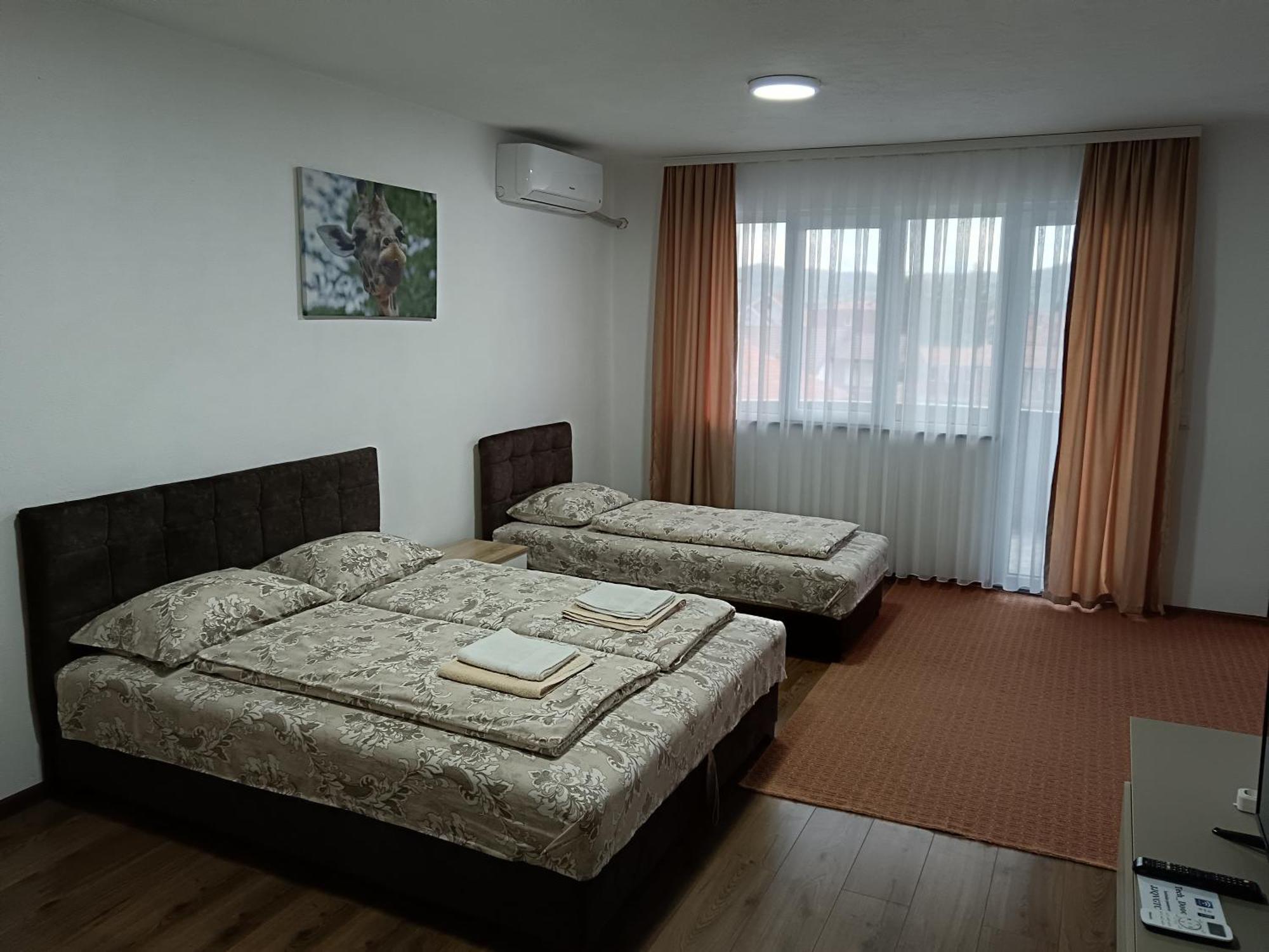 Apartmani Centar Сйеница Екстериор снимка