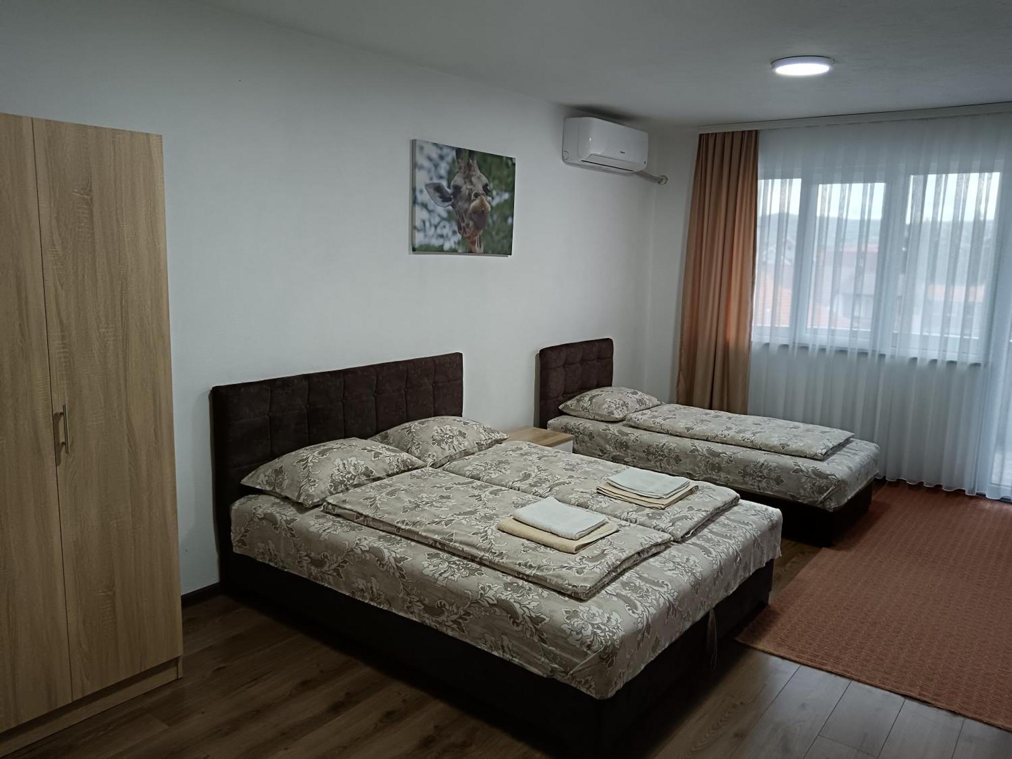 Apartmani Centar Сйеница Екстериор снимка